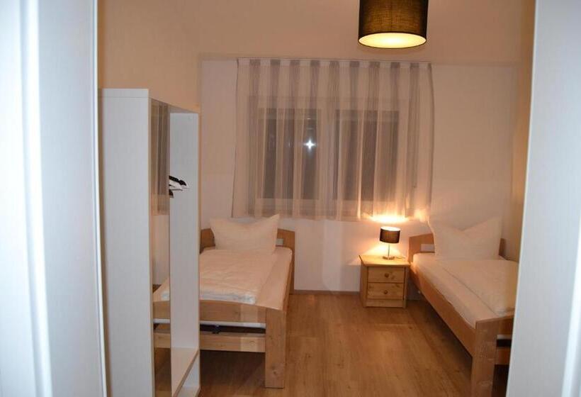 家庭间, Aparthotel Sebastian