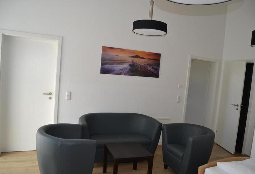 带1个卧室的带阳台的公寓, Aparthotel Sebastian