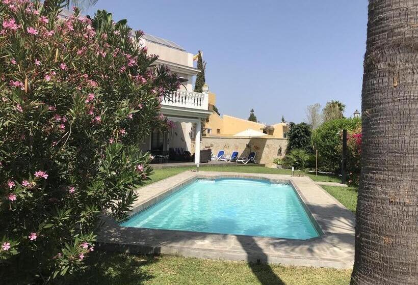 اتاق استاندارد سه نفره, Villa Paraisos