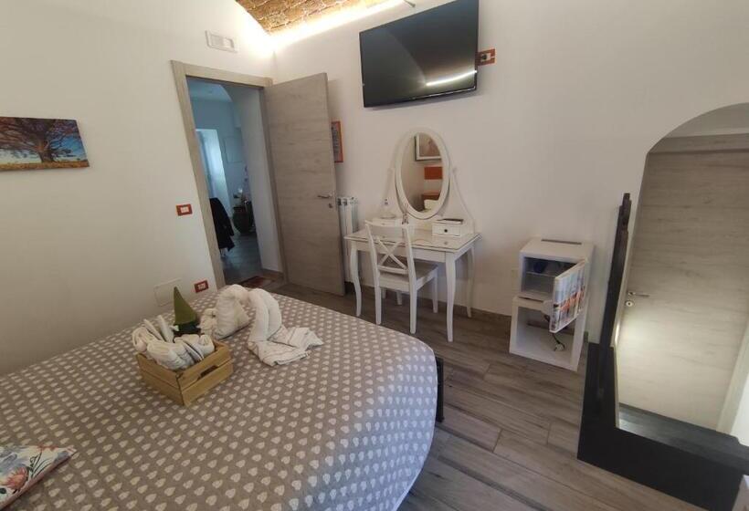 اتاق لوکس با تخت بزرگ, B&b Elfo Degli Ulivi