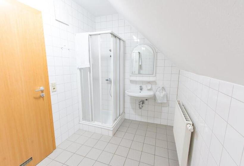 Номер Стандарт Четырехместный Совместный Санузел, Jugendgästehaus Ulrichsberg
