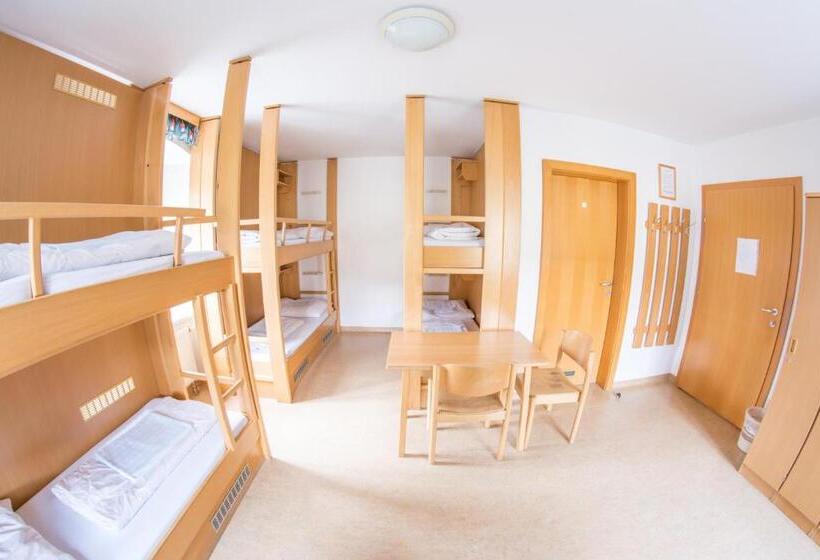 Семейный Номер, Jugendgästehaus Ulrichsberg