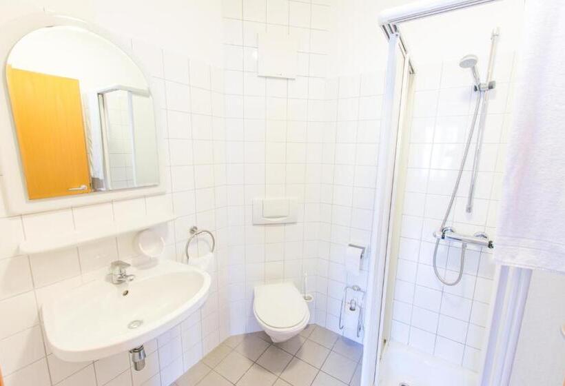 Семейный Номер, Jugendgästehaus Ulrichsberg
