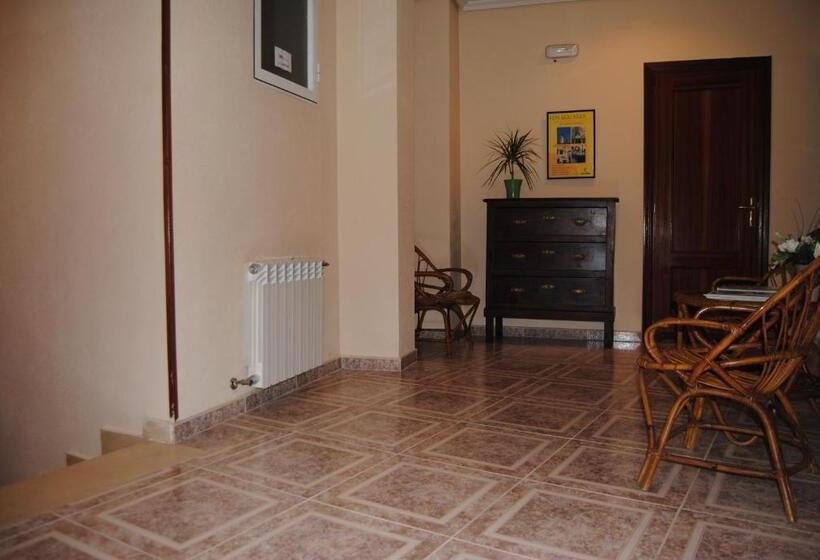 اتاق استاندارد یک تخته با سرویس بهداشتی مشترک, Hostal ávila
