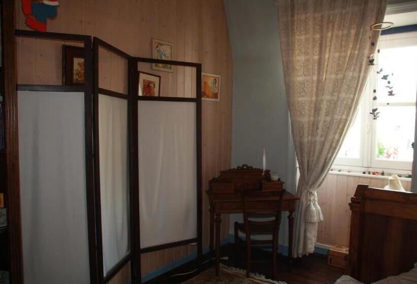 Номер Deluxe Одноместный, La Maison Bleue