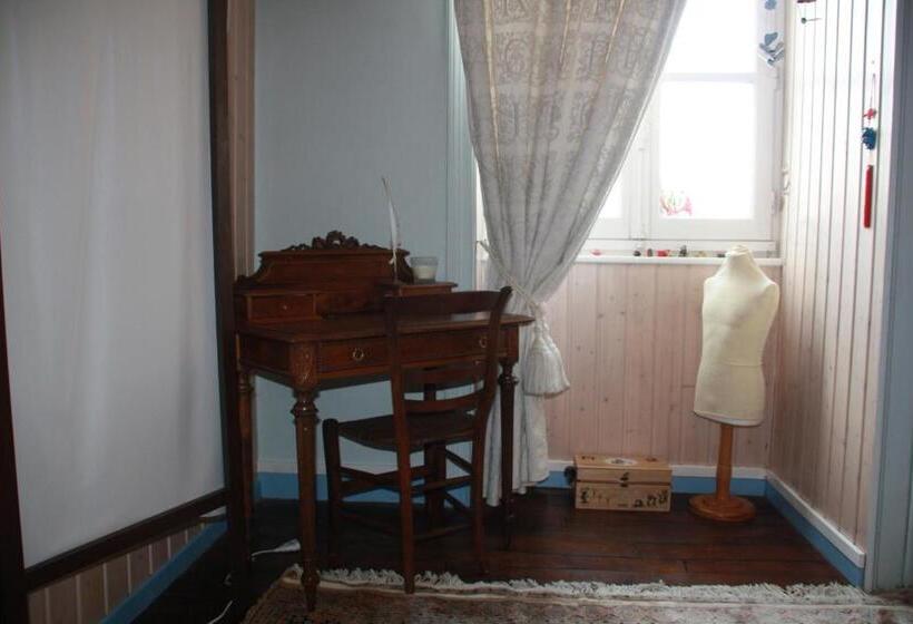 Номер Deluxe Одноместный, La Maison Bleue