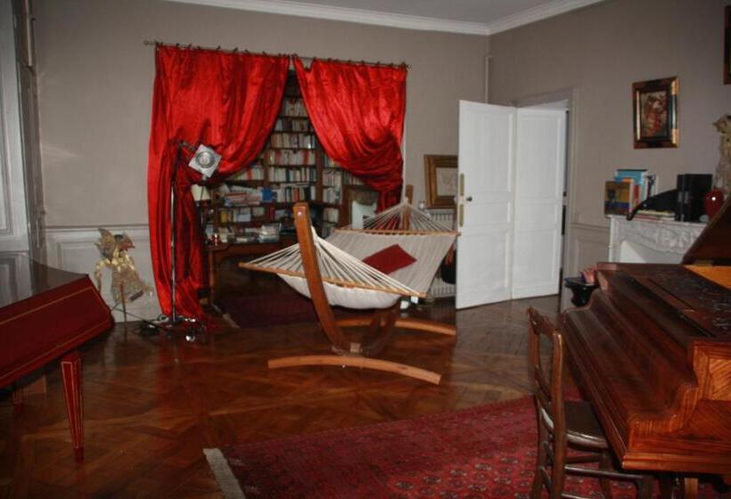 Номер Стандарт, La Maison Bleue