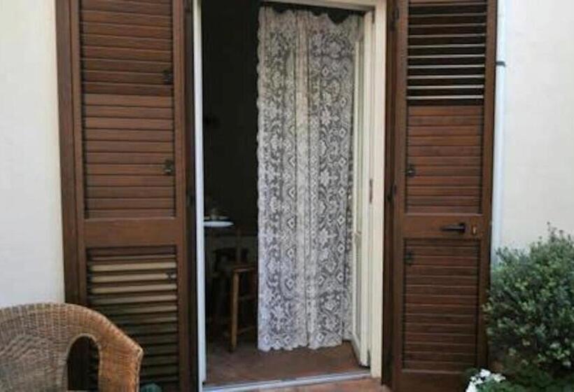 غرفة قياسية مطلّة علي الحديقة, B&b Del Giglio