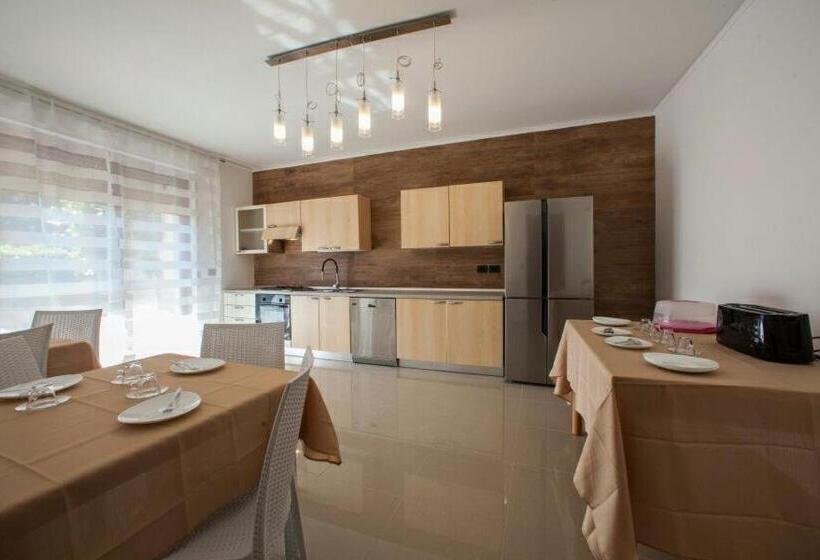Номер Стандарт, B&b Holidays Artisti