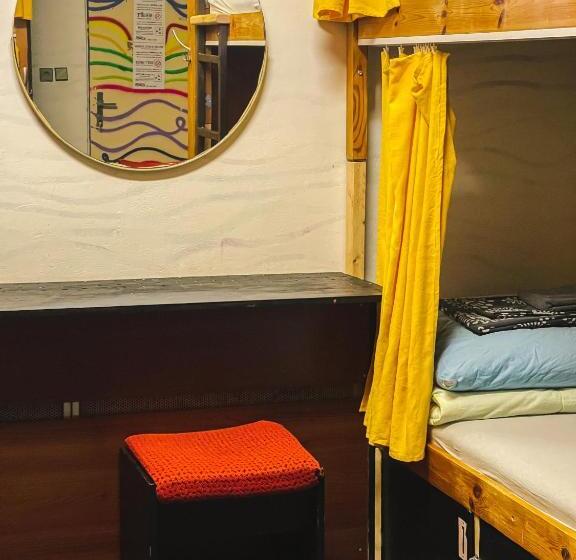 Кровать в Общей Комнате, Hostel Klondike