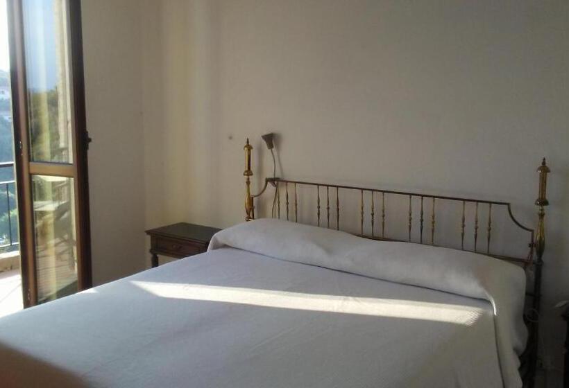 اتاق استاندارد با بالکن, Il Capriolo