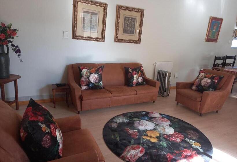 Шале 1 Спальня, Lalani B&b/self Catering Cottages