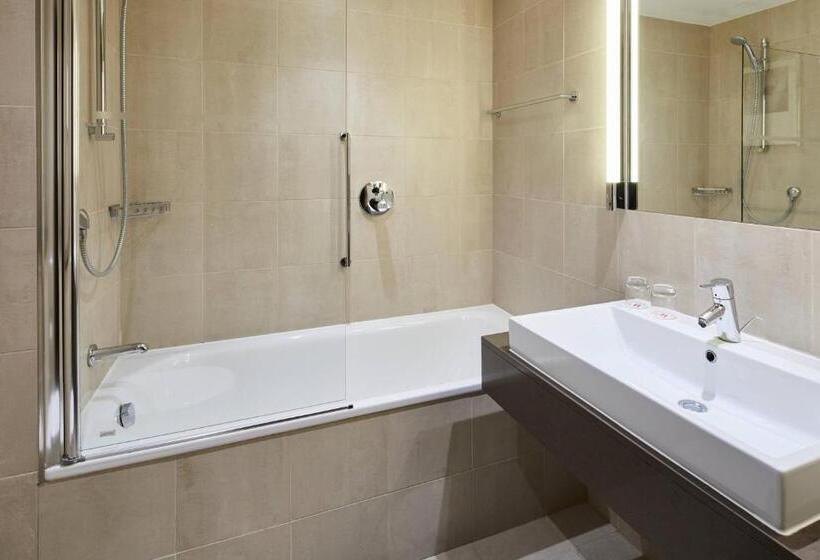 Стандартный Номер Кровать Кинг, Lingfield Park Marriott Hotel & Country Club