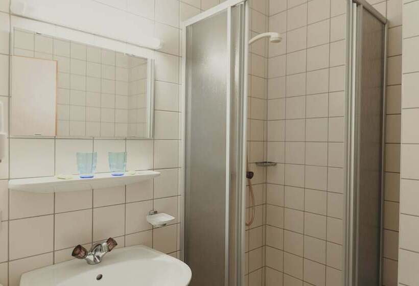 스탠다드 트리플 룸, Sommerhotel Karwendel