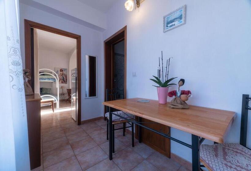 سوئیت با بالکن, Bed And Breakfast Le Petunie