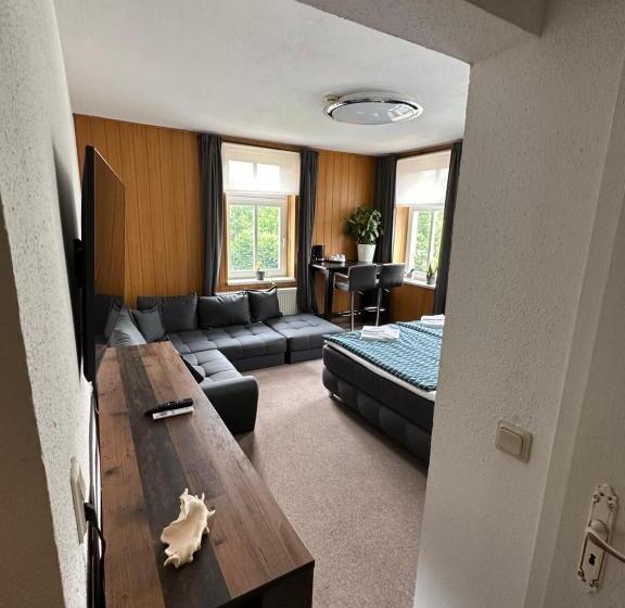 家庭间, Pension Zur Wartburg