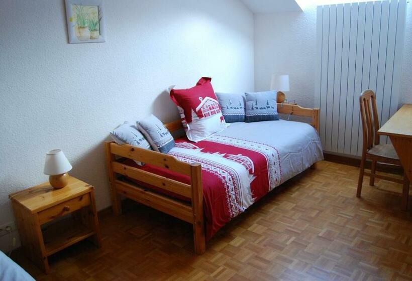 اتاق استاندارد سه نفره, Chambre D Hôtes Kieffer Le Grand Bienfaisy