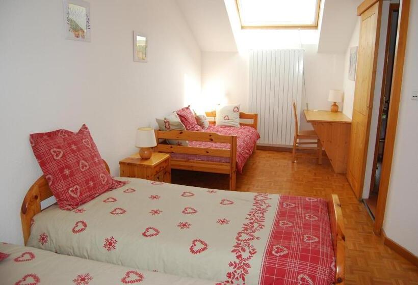 اتاق استاندارد سه نفره, Chambre D Hôtes Kieffer Le Grand Bienfaisy