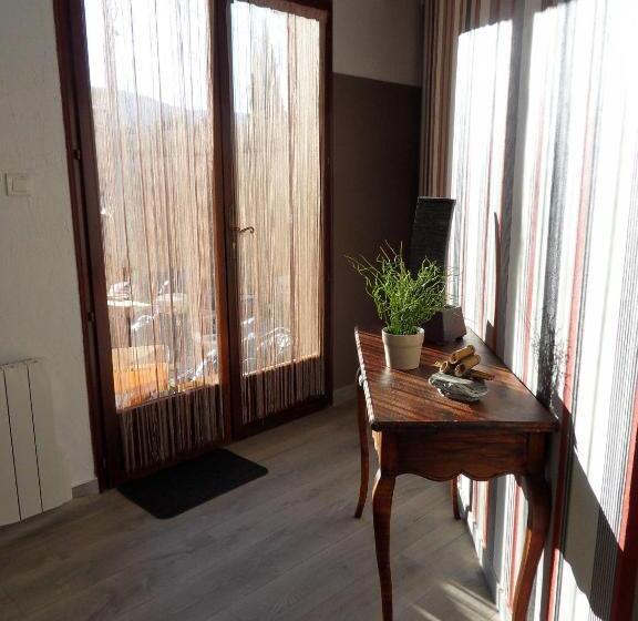 Люкс с гидромассажем, Le Jardin D Ivana B&b Avec Piscine Chauffée