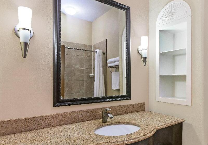 Стандартный Номер Кровать Кинг, Holiday Inn Express Hotel & Suites Victoria By Ihg