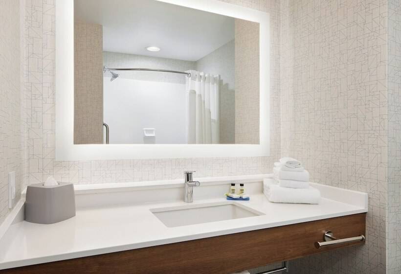 Номер Стандарт, Holiday Inn Express Hotel & Suites Salem, An Ihg