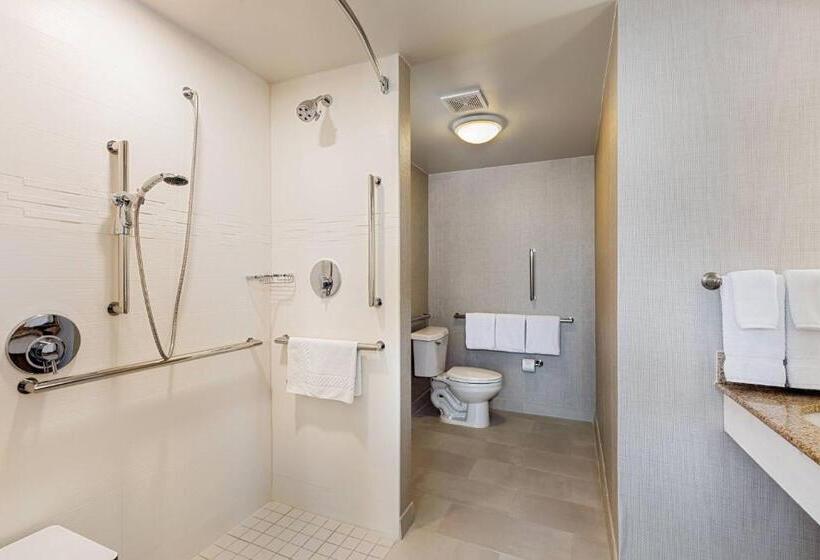استودیوی استاندارد, Residence Inn Louisville Downtown