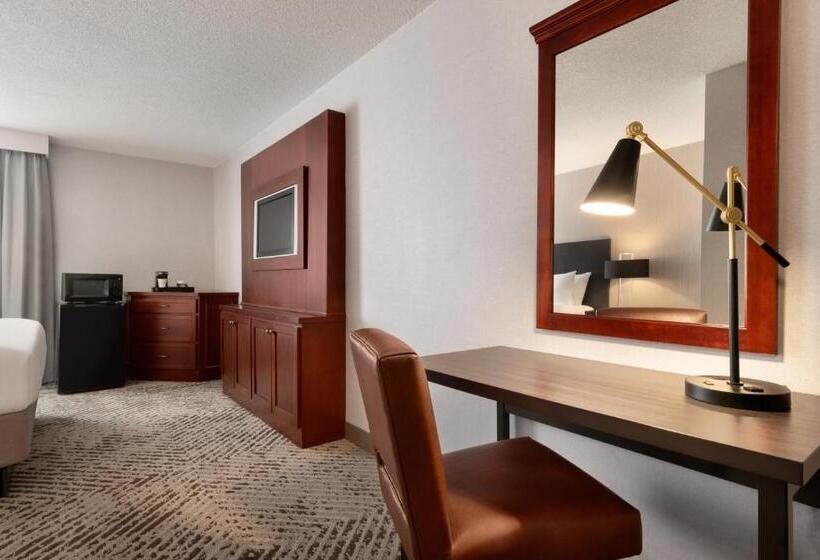 غرفة قياسية سرير كينج, The Clover Hotel, Ascend Hotel Collection