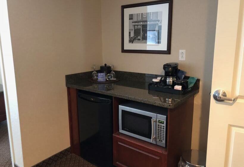 Suite, Chateau Saint John Trademark Collection By Wyndham