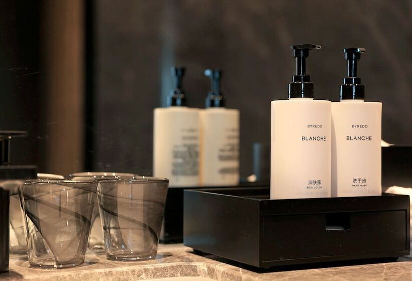 اتاق پریمیوم با بالکن, Intercontinental Shanghai Harbour City, An Ihg
