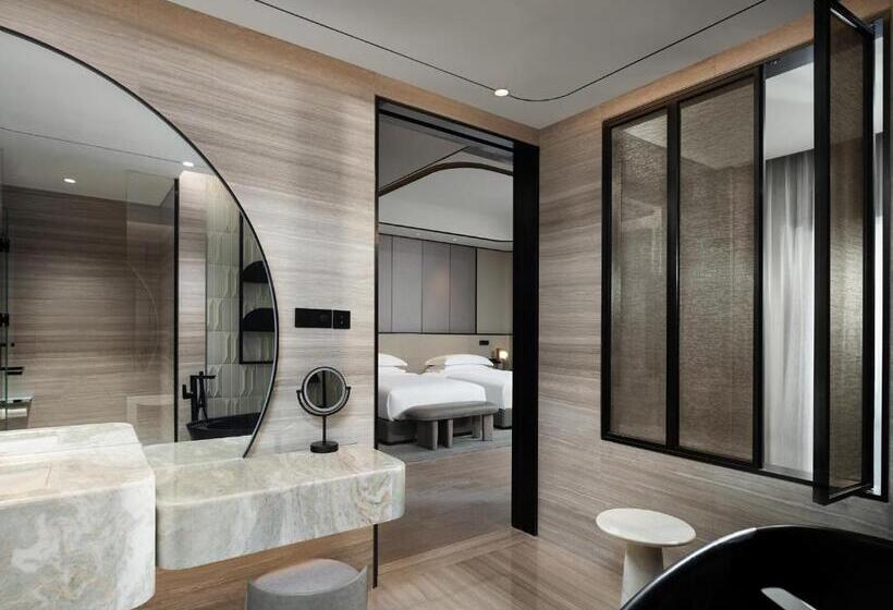 اتاق کلاسیک با چشم‌انداز دریاچه, Intercontinental Shanghai Harbour City, An Ihg
