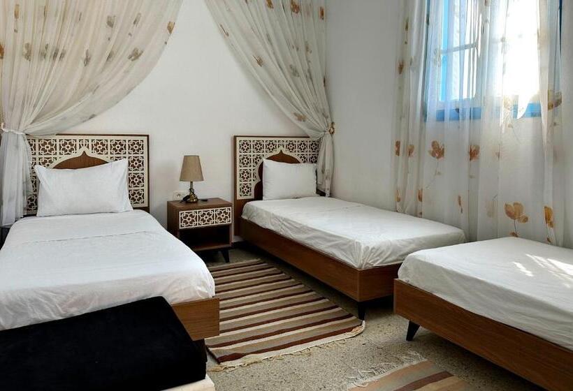 اتاق استاندارد سه نفره, Paris