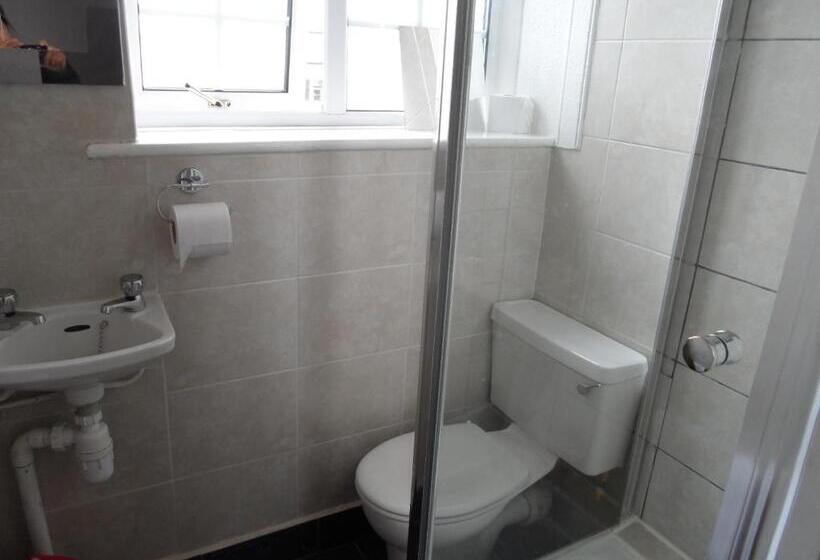 Семейный Номер, Compton Guest House