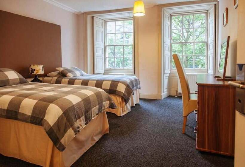 Номер Стандарт, Dundee Backpackers Hostel