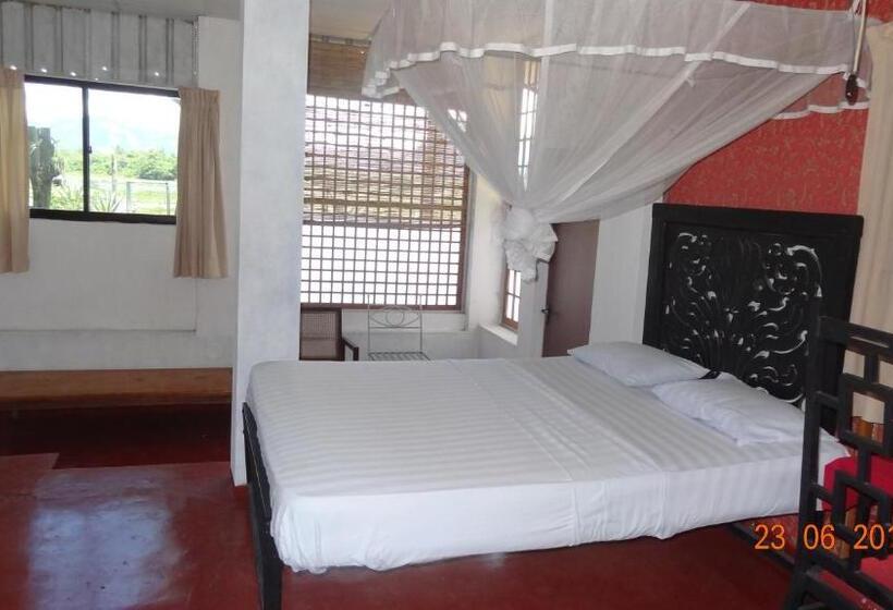스탠다드 룸, S And K Safari Village Hotel   Wasgamuwa