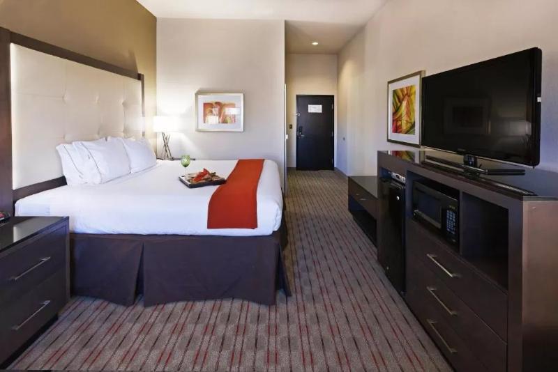 스탠다드 룸 킹사이즈 침대, Holiday Inn Express Frisco Legacy Park Area By Ihg