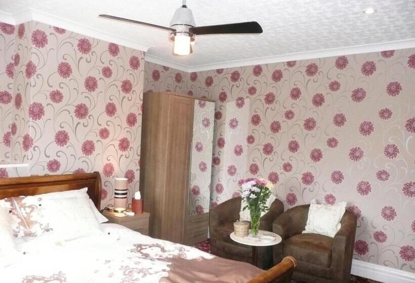 キングサイズベッドのスタンダードルーム, Cherry Blossom Guest House