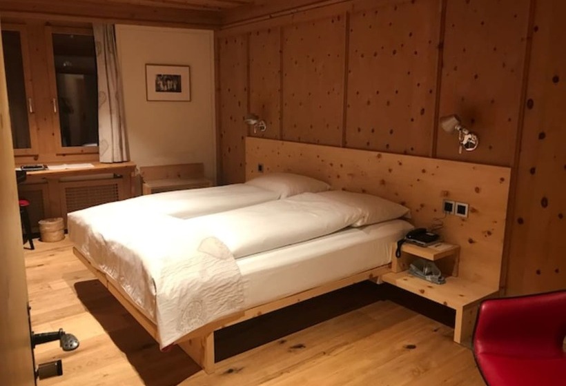 Quarto standard, Albris