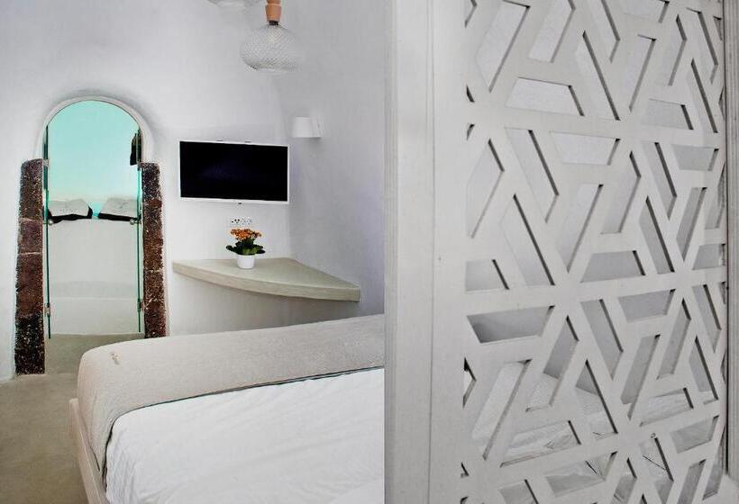 سوئیت جونیور با ماساژ آبی, Aperto Suites  Adults Only