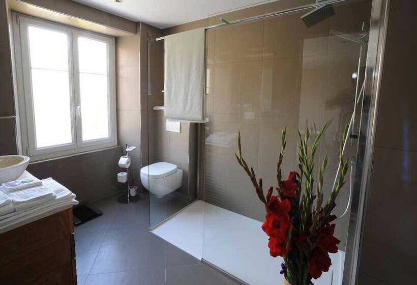 Люкс, Hôtel Chez Gilles
