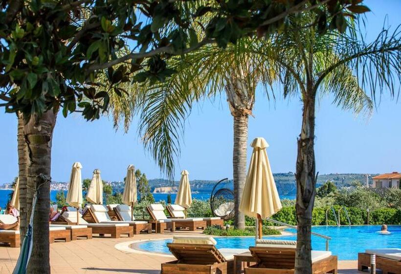 Семейные Апартаменты, Colonides Beach