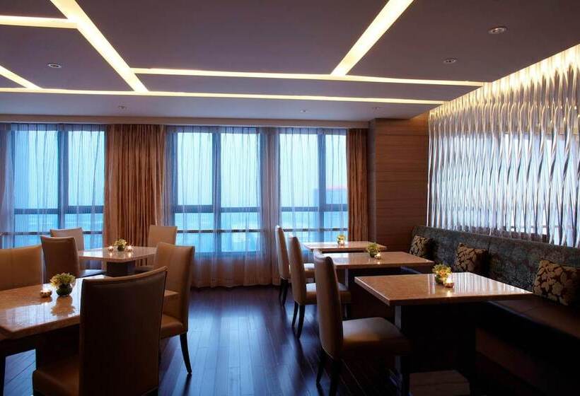 Номер Executive, Courtyard By Marriott Kunshan
