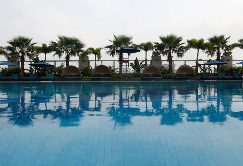 Номер Стандарт Двуспальная Кровать, Crowne Plaza Zhongshan Wing On City, An Ihg