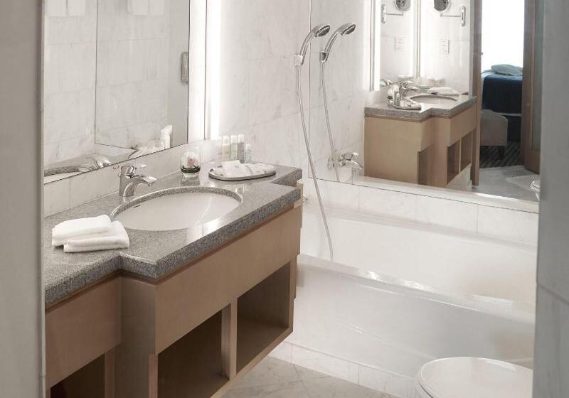스탠다드 룸 킹사이즈 침대, Holiday Inn Express & Suites Malvern, An Ihg