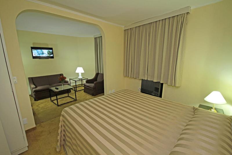 스탠다드 룸 킹사이즈 침대, Holiday Inn Express & Suites Malvern, An Ihg