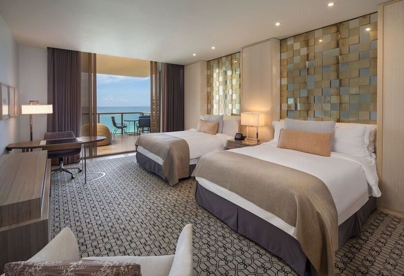 适用于残疾人士的豪华房间, The St. Regis Bal Harbour Resort