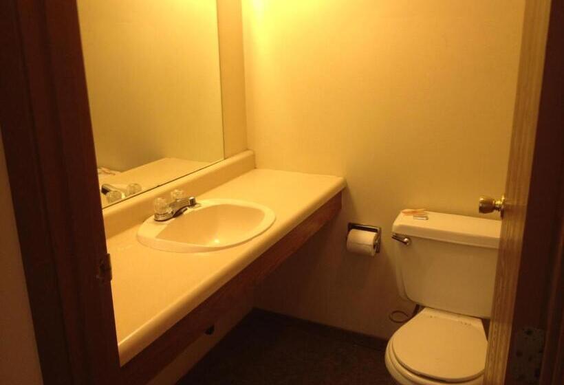 Номер Стандарт Трехместный, Budget Inn