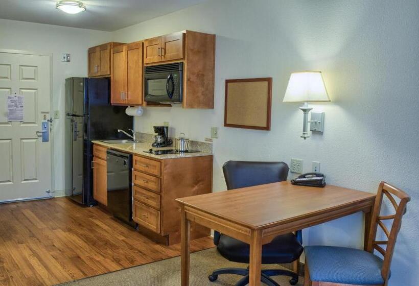 Номер Стандарт Адаптированный для Инвалидов, Candlewood Suites Mobile Downtown, An Ihg
