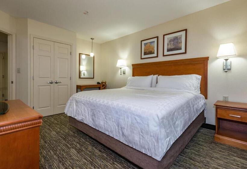 Номер Deluxe Адаптированный для Инвалидов, Candlewood Suites Mobile Downtown, An Ihg