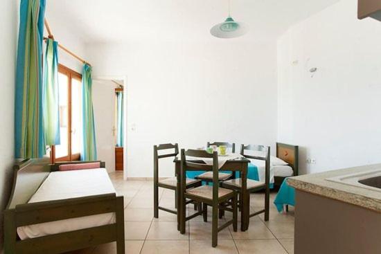 Апартаменты 1 Спальня Нижний Этаж, Romantica Hotel Apartments