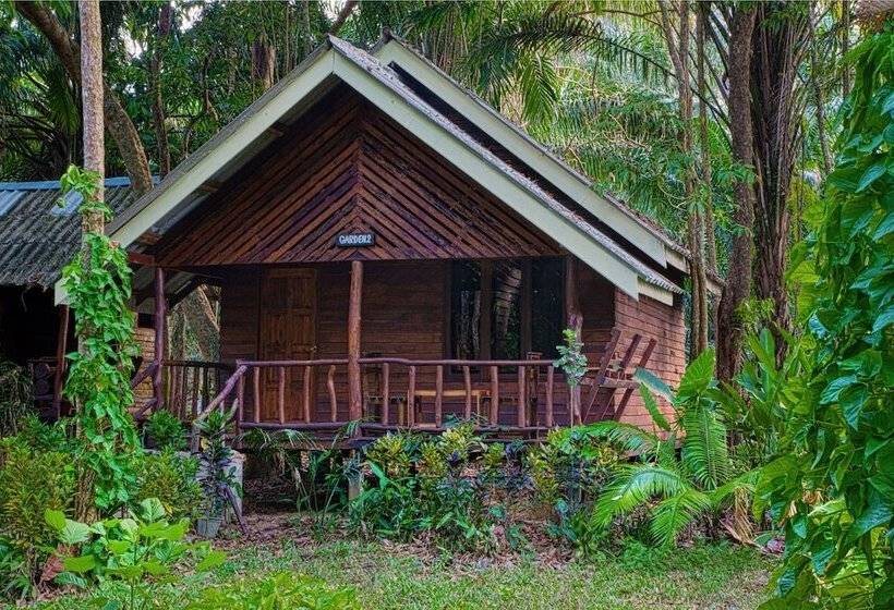 스탠다드 방갈로 정원 전망, Khao Sok Riverside Cottages